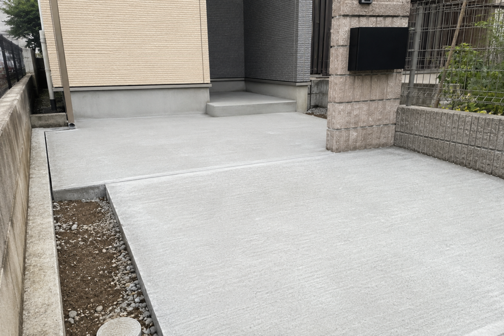 玄関まわりの土間コンクリート