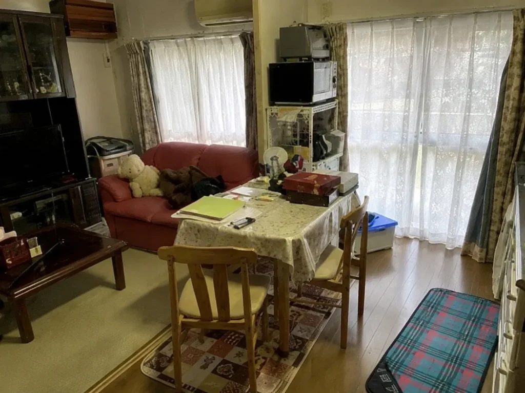片付け前の室内