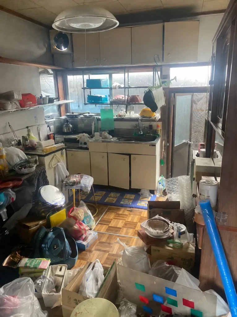 片付け前の室内